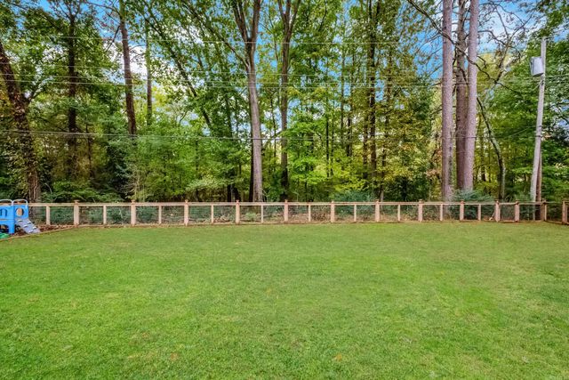 10 Stoney Brook Court, Little Rock, AR 72227