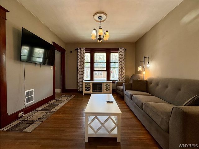 30 Longnecker Street, Buffalo, NY 14206