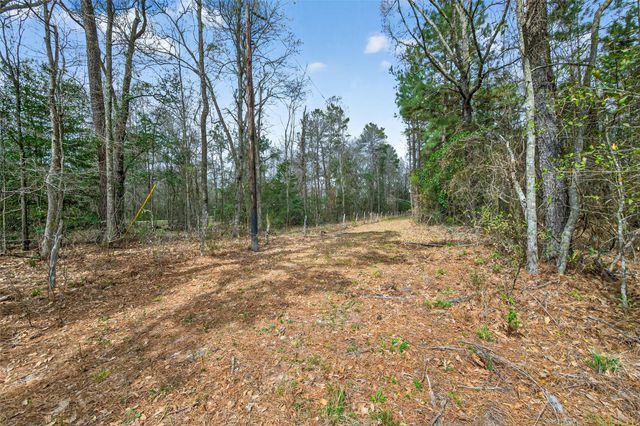 525 County Road 3016, Dayton, TX 77535