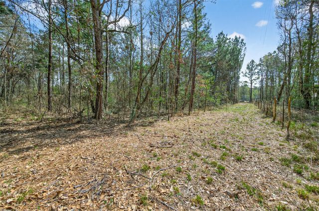 525 County Road 3016, Dayton, TX 77535