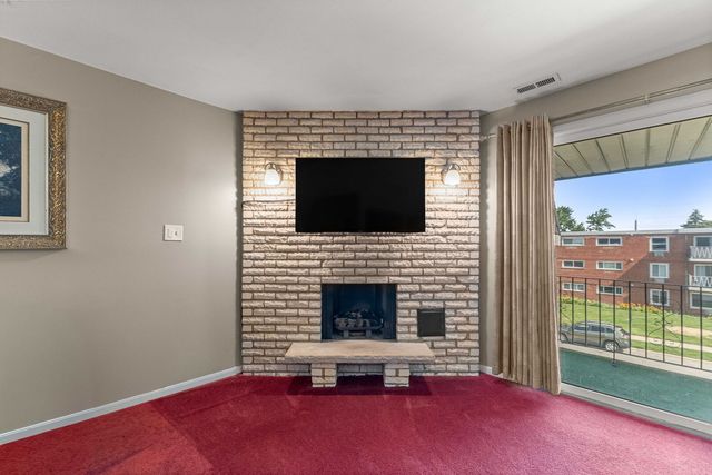 9122 S Pulaski Road 2E, Oak Lawn, IL 60453