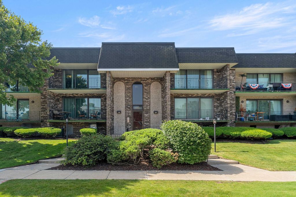 9122 S Pulaski Road 2E, Oak Lawn, IL 60453