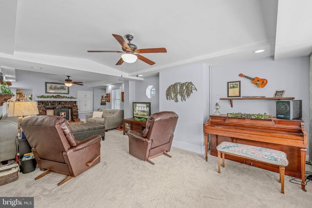 259 MARTINSBURG RD, Berkeley Springs, WV 25411
