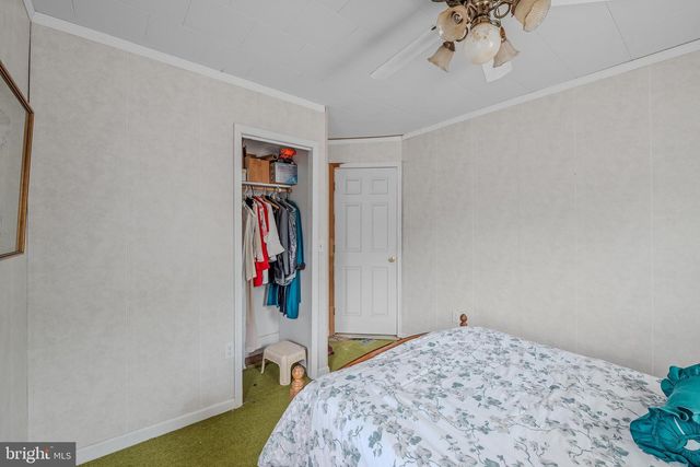 259 MARTINSBURG RD, Berkeley Springs, WV 25411