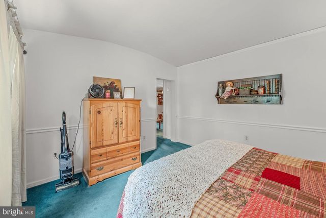 259 MARTINSBURG RD, Berkeley Springs, WV 25411