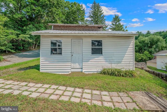 259 MARTINSBURG RD, Berkeley Springs, WV 25411