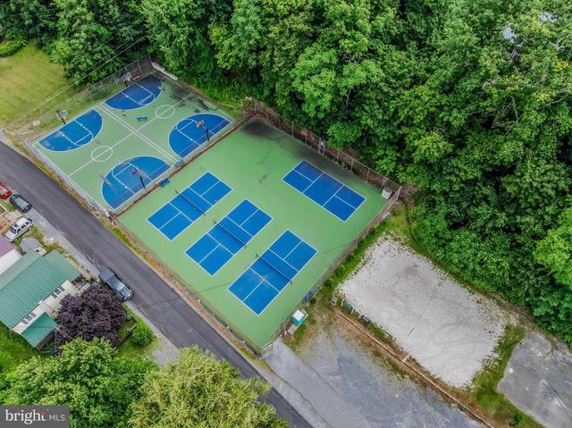 259 MARTINSBURG RD, Berkeley Springs, WV 25411