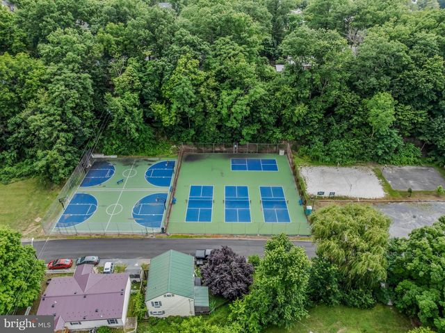 259 MARTINSBURG RD, Berkeley Springs, WV 25411