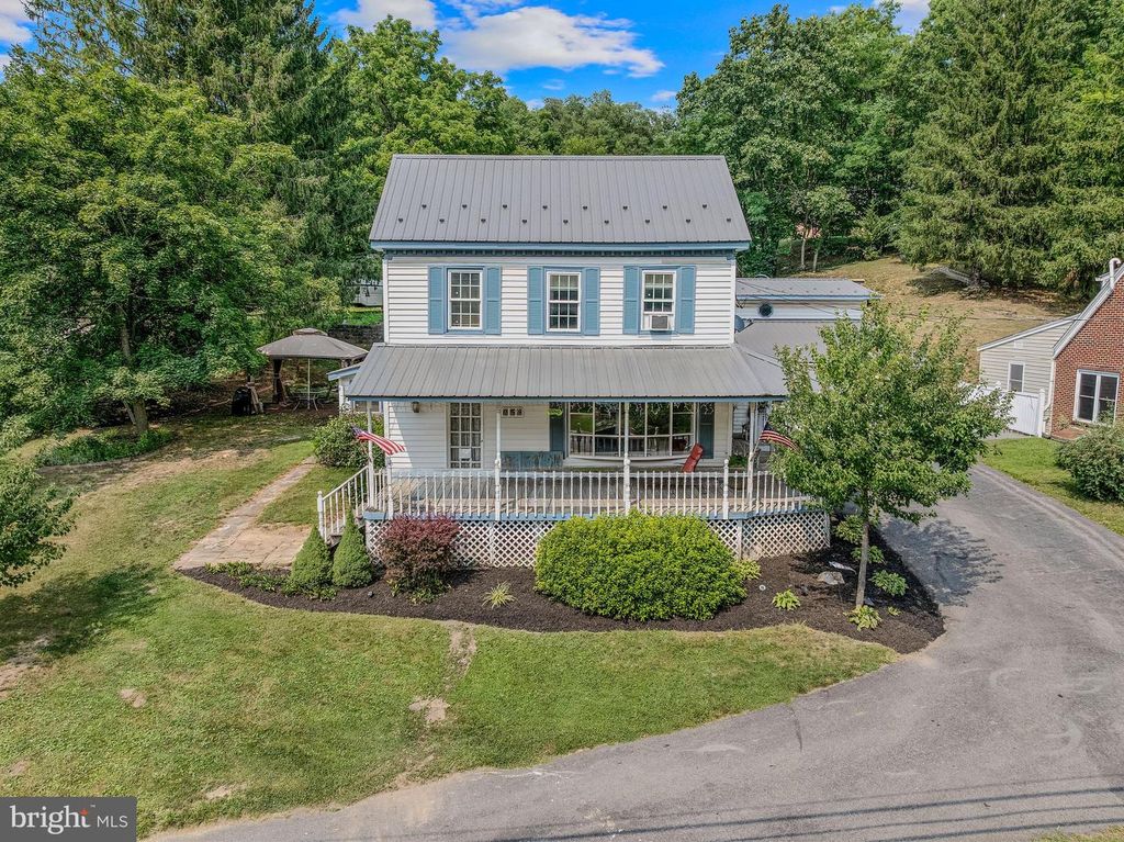 259 MARTINSBURG RD, Berkeley Springs, WV 25411