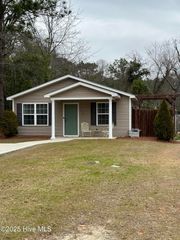 753 W Illinois Avenue, Southern Pines, NC 28387