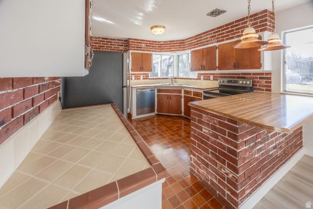 6871 W 3500 S, West Valley City, UT 84128