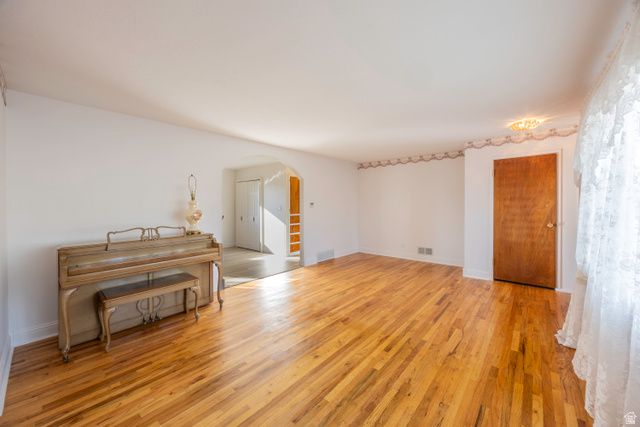 6871 W 3500 S, West Valley City, UT 84128