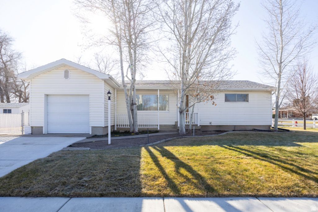 6871 W 3500 S, West Valley City, UT 84128
