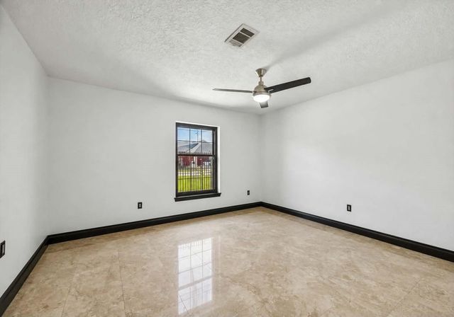 511 Avenue I, South Houston, TX 77587