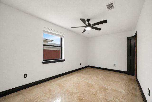 511 Avenue I, South Houston, TX 77587