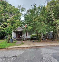 208 N Sylvan Drive, Greenville, NC 27834