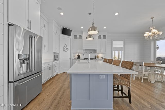 619 Sandy Hook Drive, Pass Christian, MS 39571