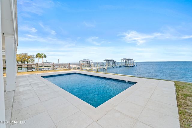 619 Sandy Hook Drive, Pass Christian, MS 39571