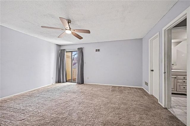 10907 W 96th Terrace, Overland Park, KS 66214