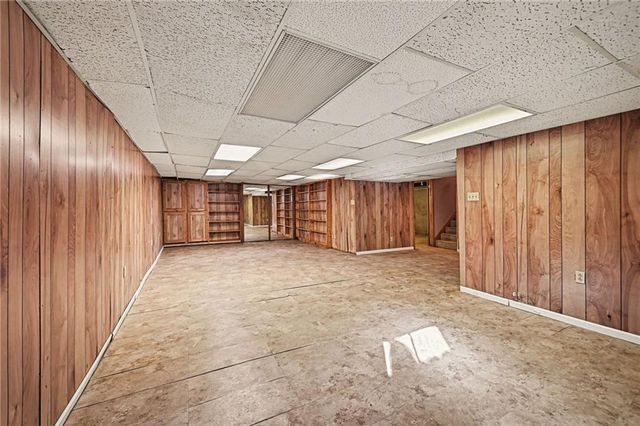 10907 W 96th Terrace, Overland Park, KS 66214