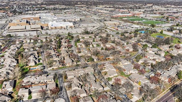 10907 W 96th Terrace, Overland Park, KS 66214