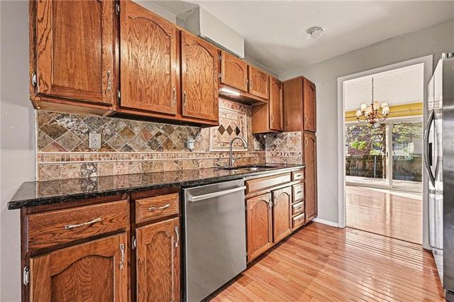 10907 W 96th Terrace, Overland Park, KS 66214