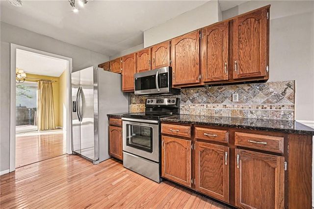 10907 W 96th Terrace, Overland Park, KS 66214