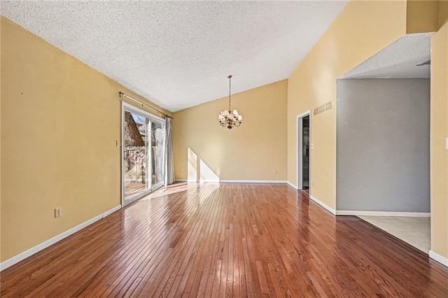 10907 W 96th Terrace, Overland Park, KS 66214