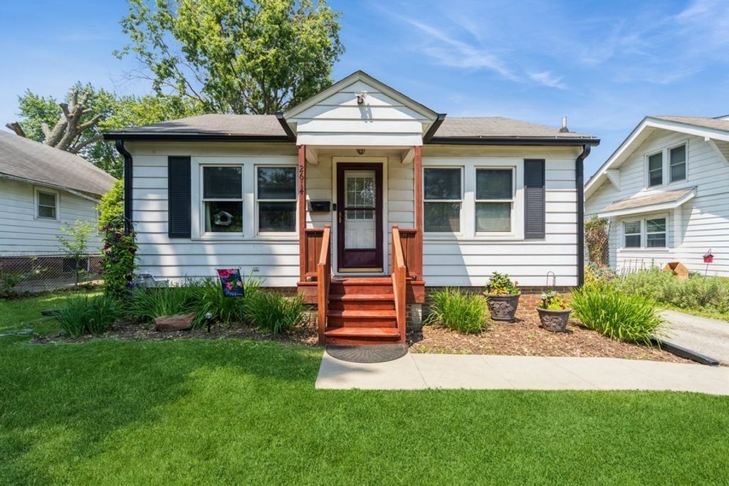 2614 40th Place, Des Moines, IA 50310