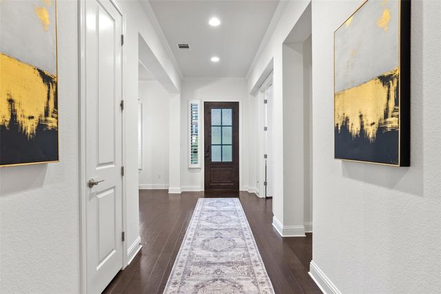 307 Lodestone LN, Austin, TX 78738