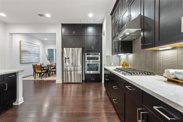 307 Lodestone LN, Austin, TX 78738