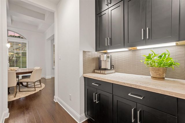 307 Lodestone LN, Austin, TX 78738