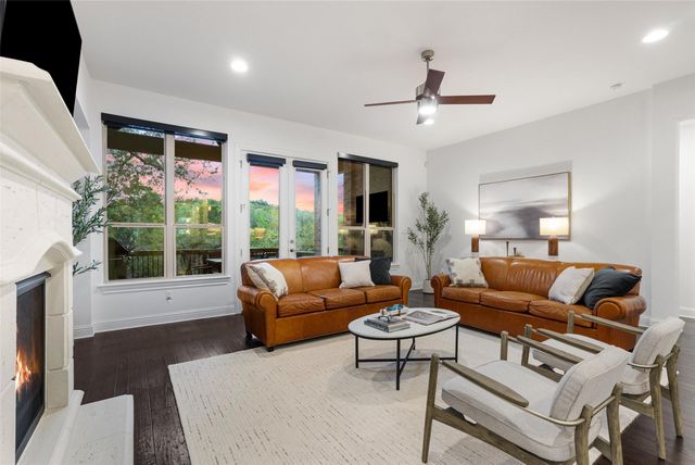 307 Lodestone LN, Austin, TX 78738