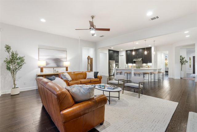 307 Lodestone LN, Austin, TX 78738