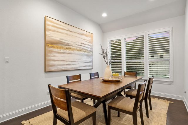 307 Lodestone LN, Austin, TX 78738