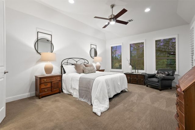 307 Lodestone LN, Austin, TX 78738