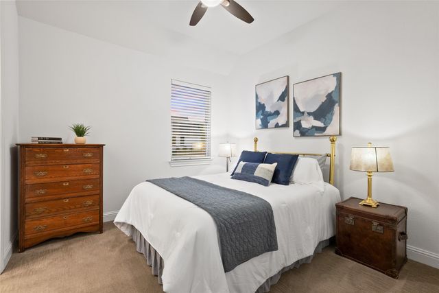 307 Lodestone LN, Austin, TX 78738