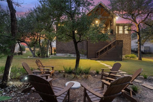 307 Lodestone LN, Austin, TX 78738