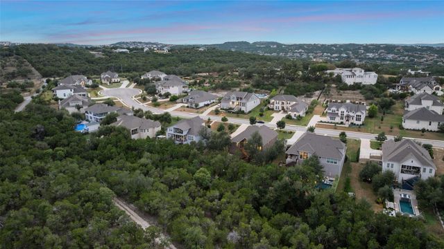 307 Lodestone LN, Austin, TX 78738