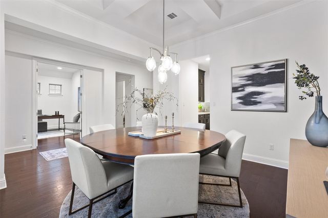 307 Lodestone LN, Austin, TX 78738
