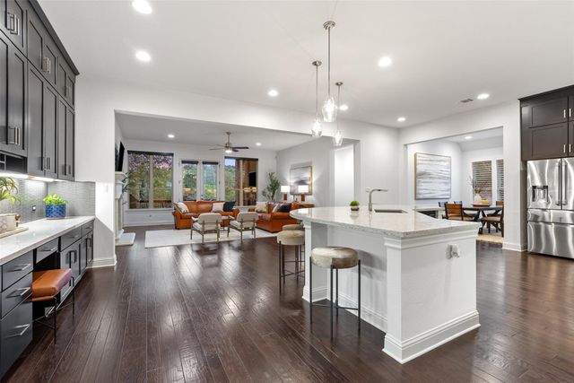 307 Lodestone LN, Austin, TX 78738