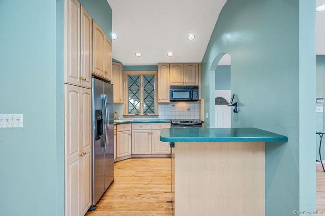 1616 Madison Avenue, West Islip, NY 11795