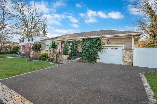 1616 Madison Avenue, West Islip, NY 11795