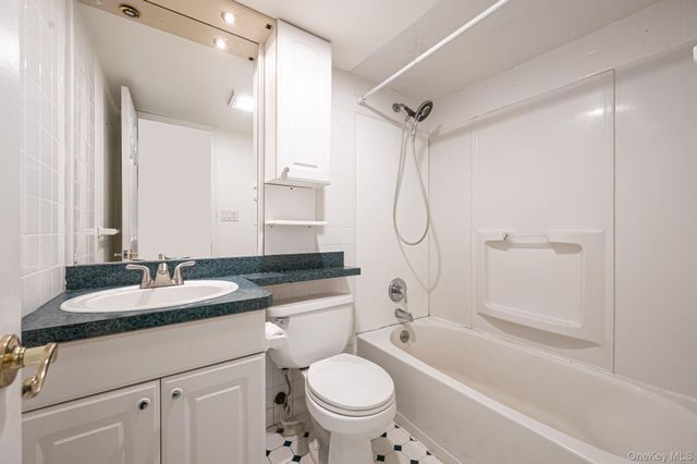 1616 Madison Avenue, West Islip, NY 11795