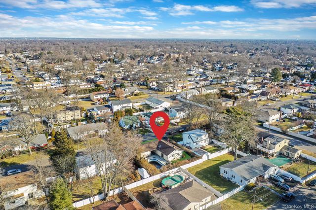 1616 Madison Avenue, West Islip, NY 11795