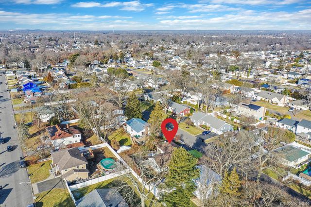 1616 Madison Avenue, West Islip, NY 11795