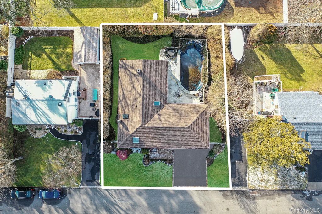 1616 Madison Avenue, West Islip, NY 11795