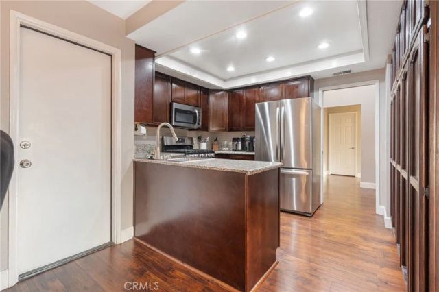 28966 Shadow Creek, Highland, CA 92346