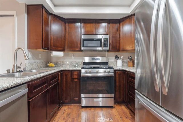 28966 Shadow Creek, Highland, CA 92346