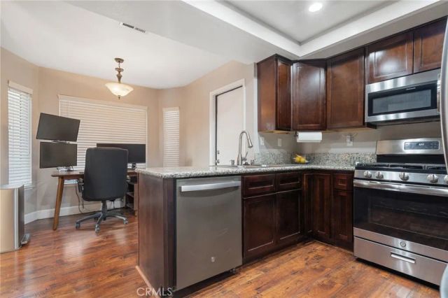 28966 Shadow Creek, Highland, CA 92346